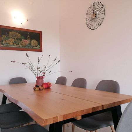 Vila Dubravka - Schoen Und Komfortabel Inmitten Von Olivenbaeumen Und Weinbergen Mit Whirlpool Valtura 外观 照片