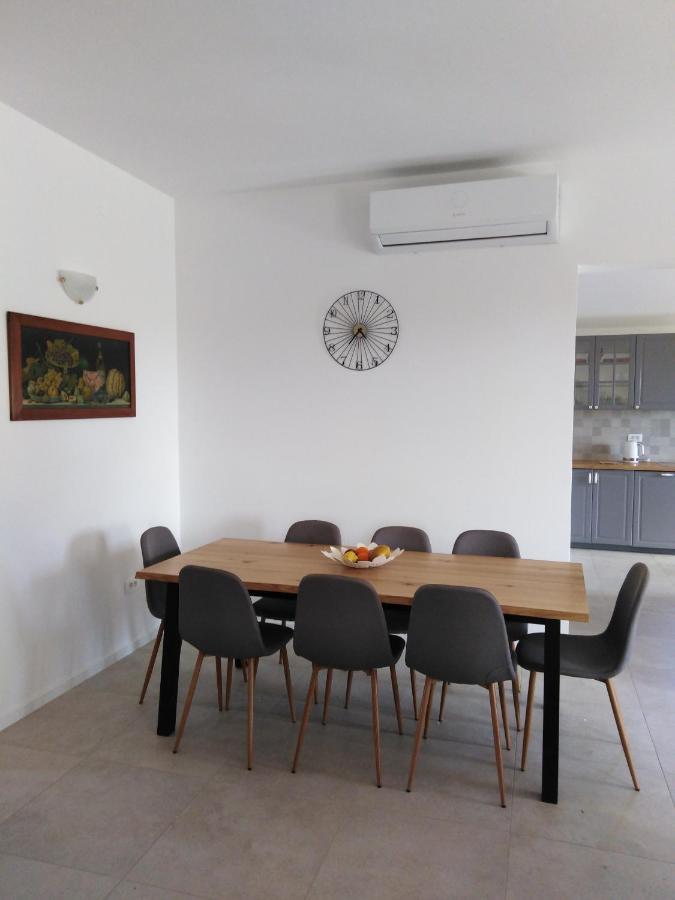 Vila Dubravka - Schoen Und Komfortabel Inmitten Von Olivenbaeumen Und Weinbergen Mit Whirlpool Valtura 外观 照片