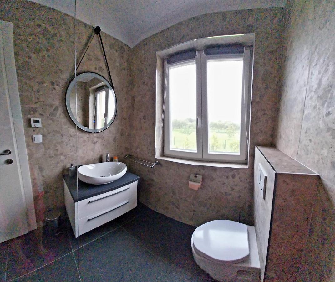 Vila Dubravka - Schoen Und Komfortabel Inmitten Von Olivenbaeumen Und Weinbergen Mit Whirlpool Valtura 外观 照片