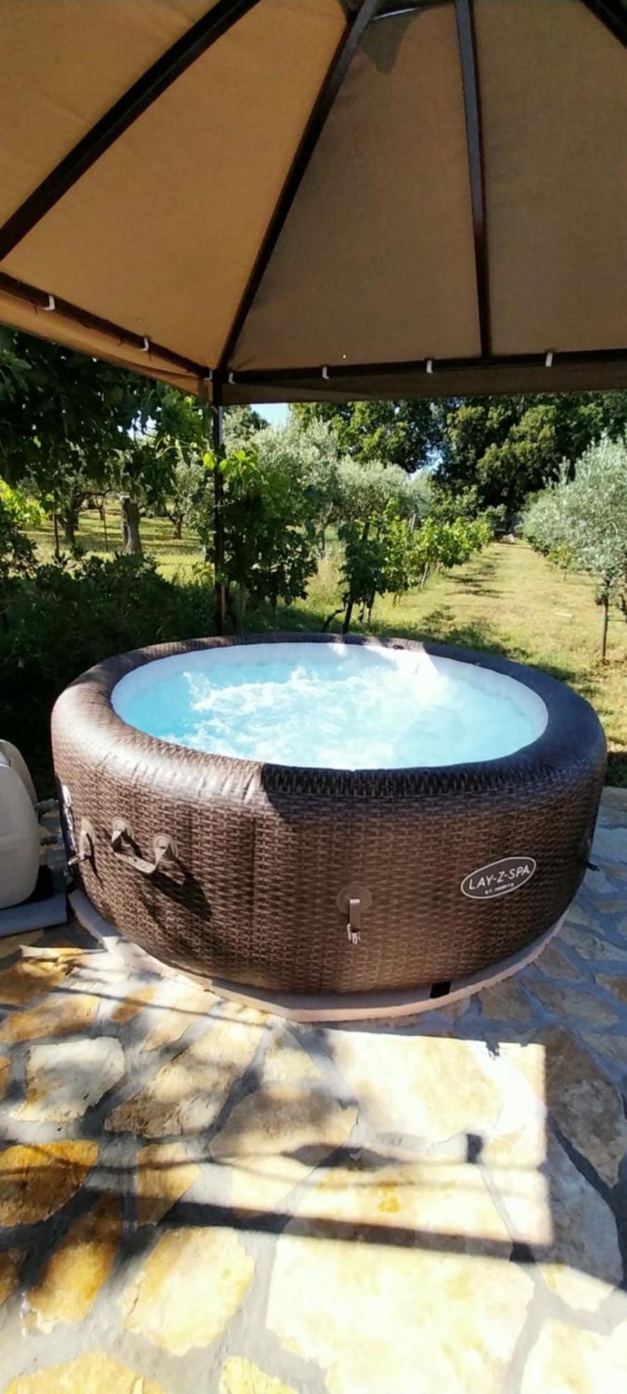 Vila Dubravka - Schoen Und Komfortabel Inmitten Von Olivenbaeumen Und Weinbergen Mit Whirlpool Valtura 外观 照片